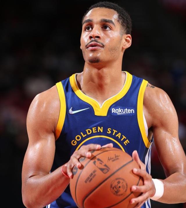 完美电竞-赛季首秀普尔狂轰30分 科尔赛后承诺今年全力争胜