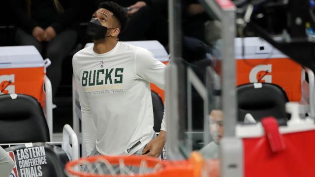 完美电竞-无缘登场仍是领袖 字母哥因伤缺席仍能帮助球队